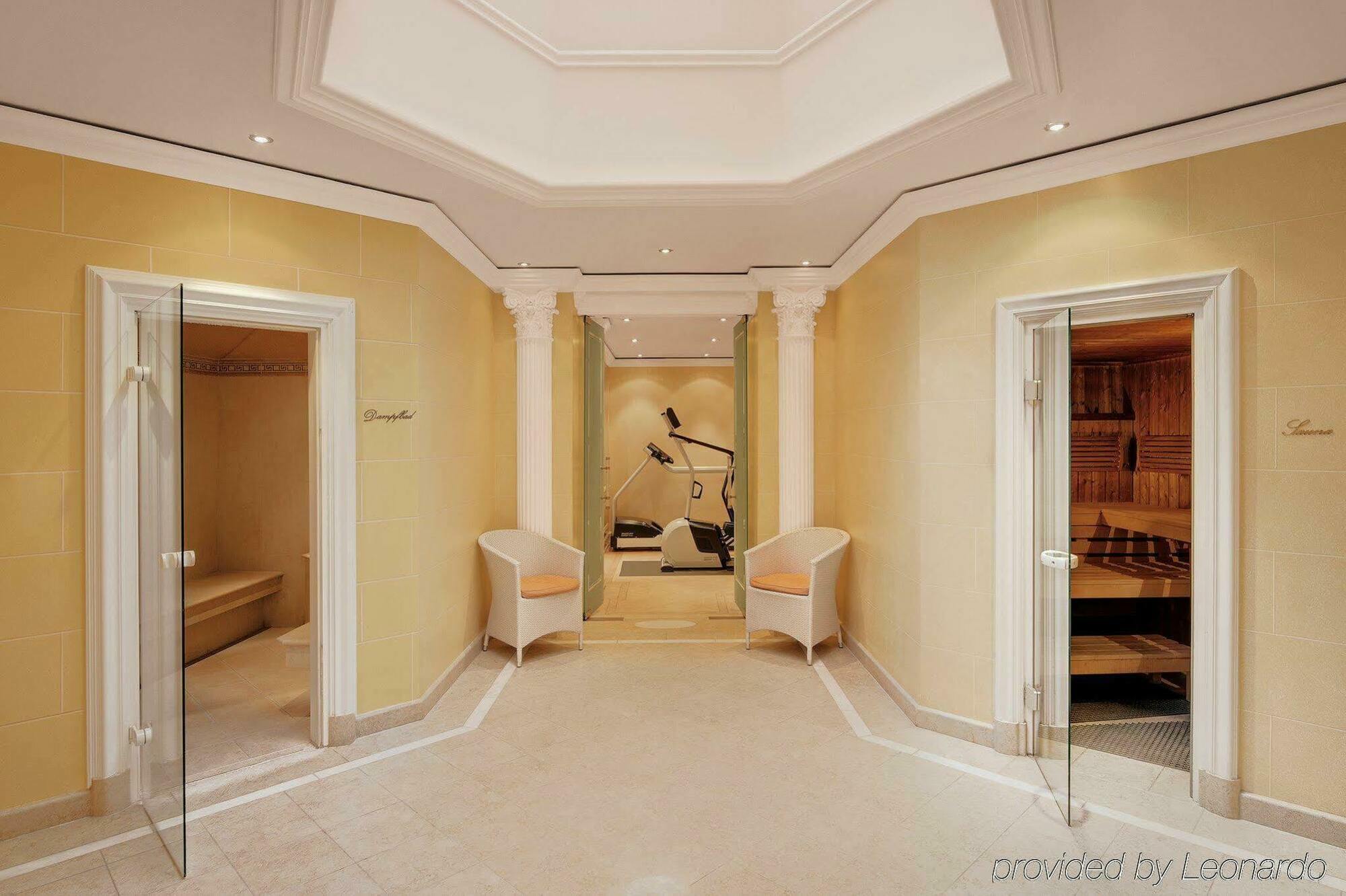 Hotel Koenigshof 5*